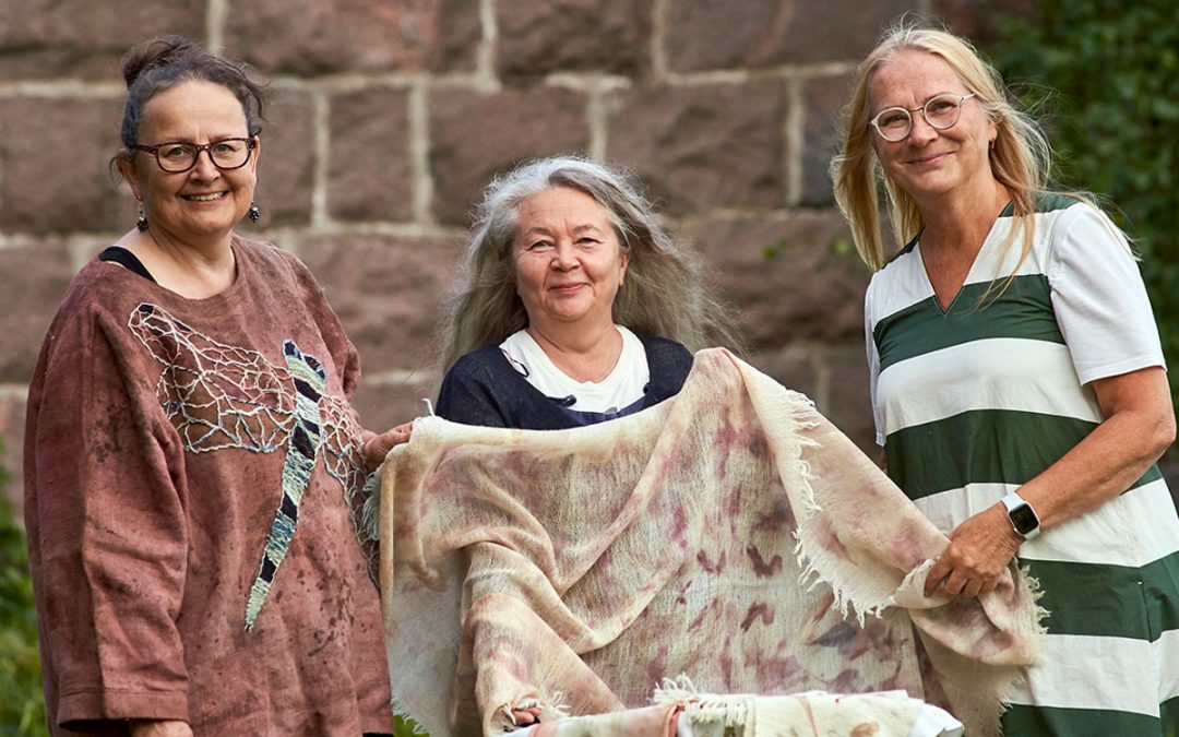 TEXOLAISIA MUKANA UUDESSA ECO-PRINT -KIRJASSA